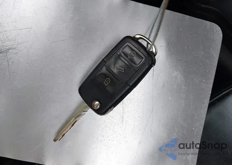 2006 Volkswagen New Beetle 2.5 z USA, uszkodzony, nr VIN 3VWRF31Y36M319505